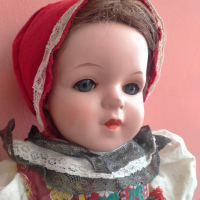 Колекционерска кукла народна носия Чехословакия ретро Celluloid 35 см, снимка 13 - Колекции - 44934272