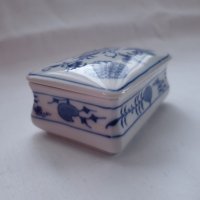 Порцеланова кутийка Майсен син лук, снимка 4 - Антикварни и старинни предмети - 42874772