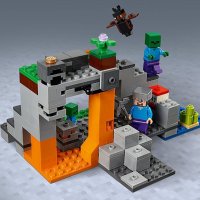 Употребявано Lego Minecraft - Пещерата на зомбитата (21141), снимка 4 - Конструктори - 39770572
