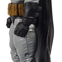 Екшън фигура McFarlane DC Comics: Multiverse - Batman (The Dark Knight Returns), 18 cm, снимка 3 - Колекции - 38898282