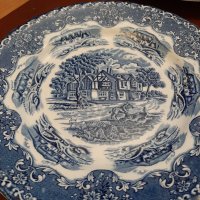 Порцелан чиния с маркировка Stafforgshire, снимка 1 - Чинии - 36805273