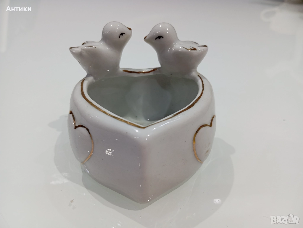 Стара порцеланова кутия за бижута , снимка 1