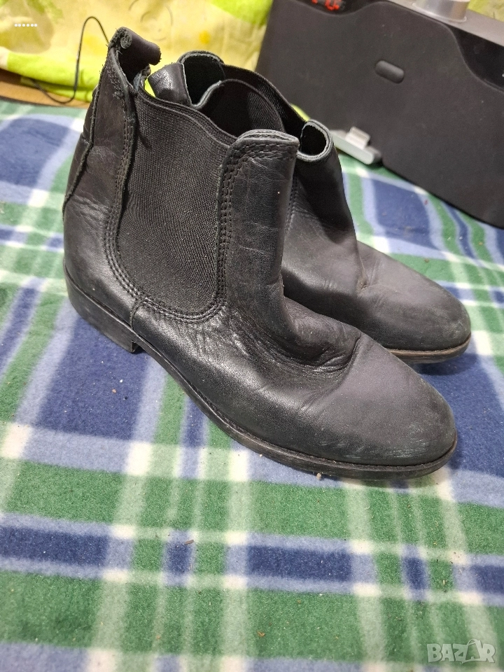 боти, снимка 1