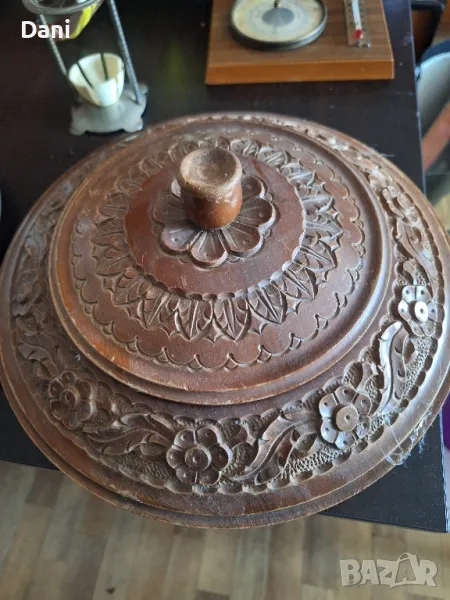 Голям дървен гравиран съд 30 см диаметър , снимка 1