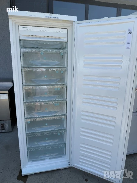 Фризер Miele No Frost 8 чекмеджета , снимка 1
