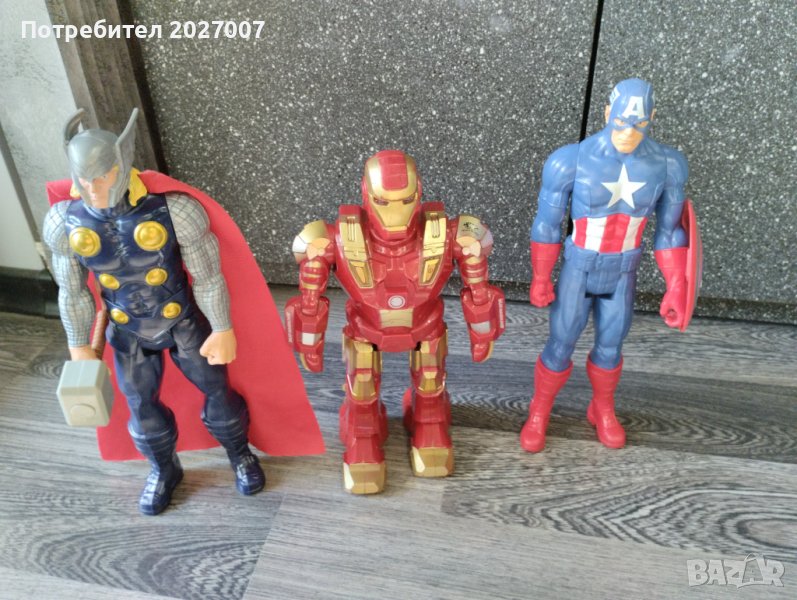 Фигури на Тор, Железния човек и Капитан Америка , снимка 1