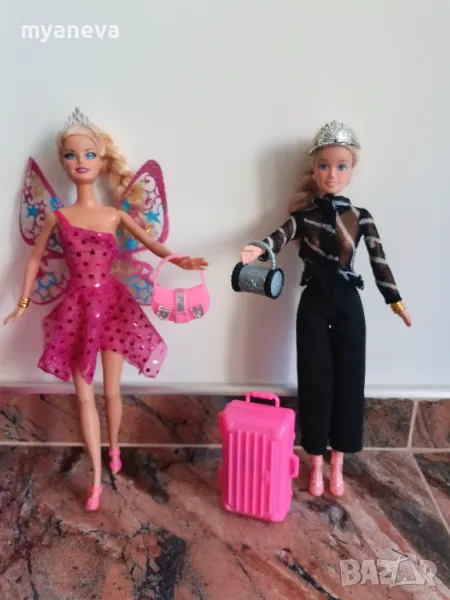 Барби кукли, куфар с дрехи, аксесоари за тях и гримове за дете. , снимка 1