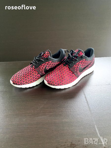 Nike Roshe Run маратонки розово и черно, снимка 1