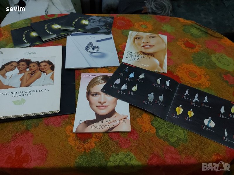 Брошури на Орифлейм и Сваровски-8 броя за 5 лева , снимка 1