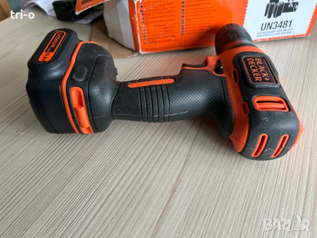 Винтоверт Black & Decker BDCDD12-GB 10.8V, снимка 8 - Винтоверти - 49431205