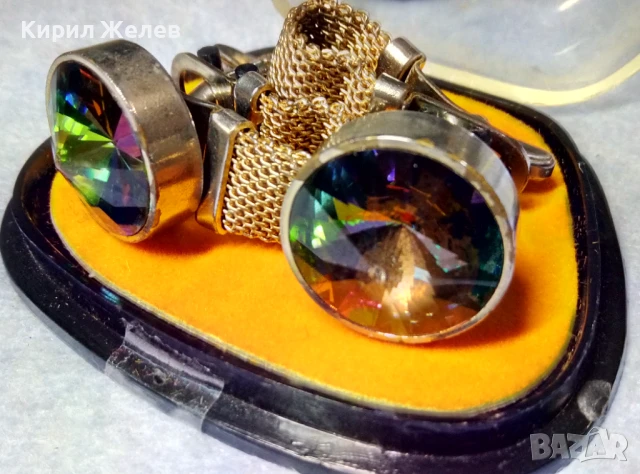 Стари СКЪПОЦЕННИ ПОЗЛАТЕНИ БУТОНЕЛИ MADE in GDR с ЮВЕЛИРНО ФАСЕТИРАН КРИСТАЛ RIVOLI ЛУКС МОДЕЛ 19027, снимка 4 - Антикварни и старинни предмети - 51264676