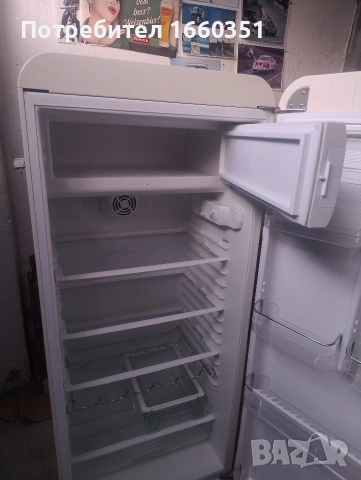 Хладилник SMEG, снимка 9 - Хладилници - 54239359