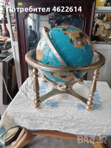 МНОГО КРАСИВ ГЛОБУС ОТ ПОЛУСКЪПОЦЕНИ КАМЪНИ