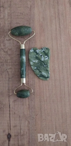 💚 Нефритен масажор за лице  