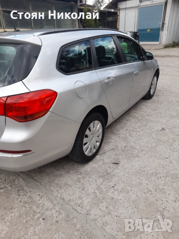 Opel Astra Sport Tourer 1.7 CDTI 110k.c, снимка 16 - Автомобили и джипове - 52023093