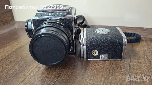 средноформатен аналогов (лентов) фотоапарат