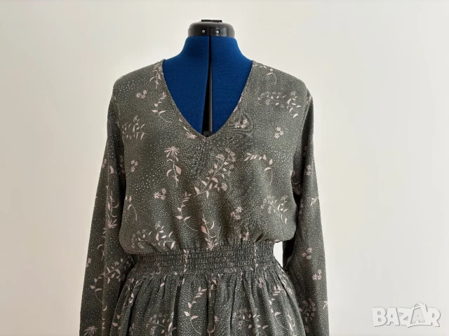 Рокля Three Little Words – маслинено зелена с ботанически десен | Чисто нова | Размер М, снимка 8 - Рокли - 51093938