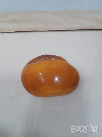 Голямо парче естествен кехлибар, снимка 2 - Антикварни и старинни предмети - 54014586