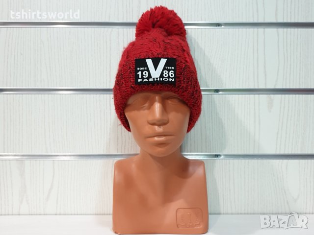 Нова дамска зимна червена шапка с пух/помпон, снимка 4 - Шапки - 31692242