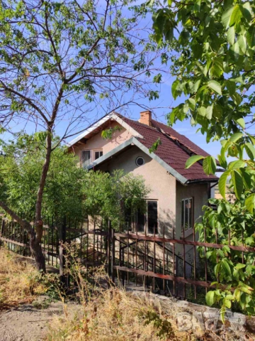 Продава къща в Айдемир