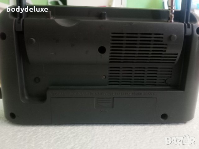 Sony ICF-703S портативно радио, снимка 4 - Радиокасетофони, транзистори - 24844672