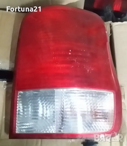 Kia Carnival - оригинален стоп десен