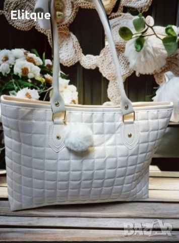 Дамска кожена чанта с пухче, снимка 3 - Чанти - 52864264