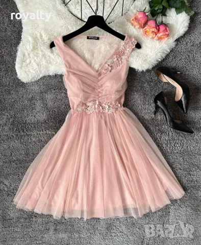 Рокля с тюл в цвят пепел от рози