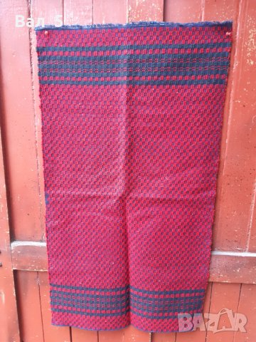 Автентична тъкана вълнена калъфка . Носия, снимка 1