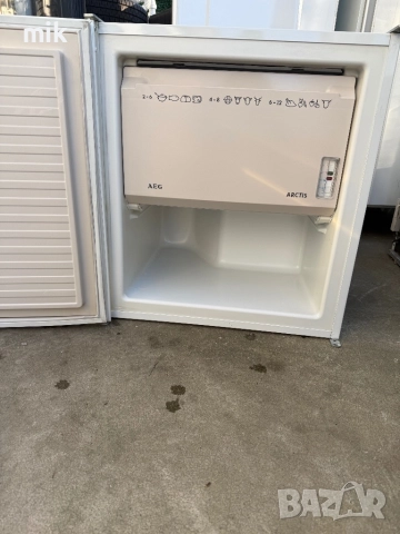 Малък - Мини фризер AEG 60см - 2 чекмеджета , снимка 2 - Фризери - 52912764
