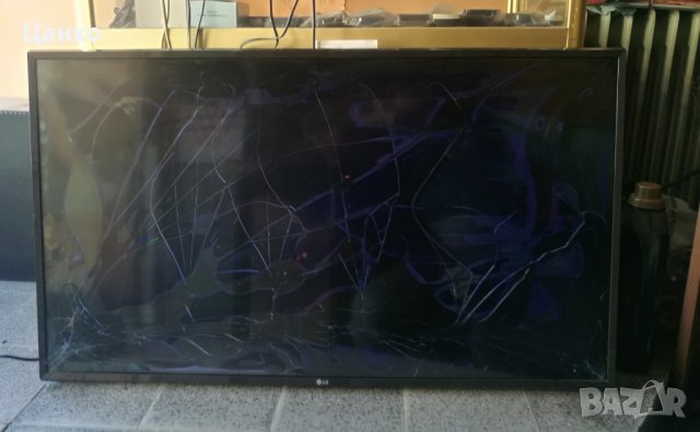 Продавам Телевизор LG 43UJ630V-ZA със счупена матрица