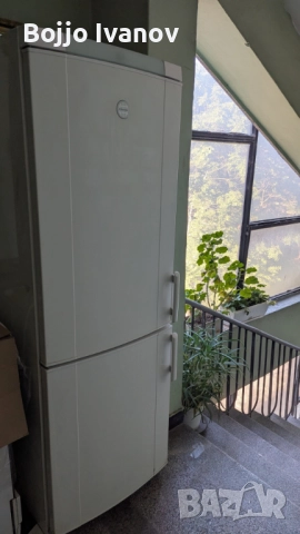 Продавам хладилник с фризер Електролукс