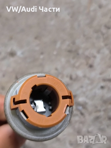 Фасунга мигач мигачи фар за Голф 5 Туран Пасат VW Golf 5 Passat Touran 1K6953123E, снимка 2 - Части - 52359778