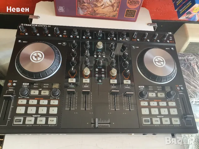 DJ TRAKTOR KONTROL S4 MK 2, снимка 7 - Ресийвъри, усилватели, смесителни пултове - 47834121