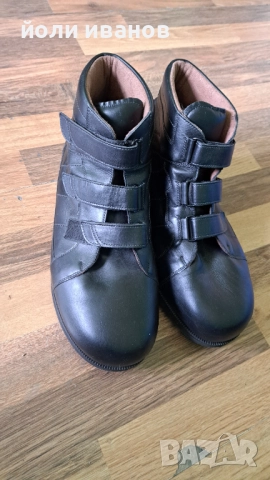 Кожени високи обувки с три велкро лепенки за широк крак,нови 48 номер