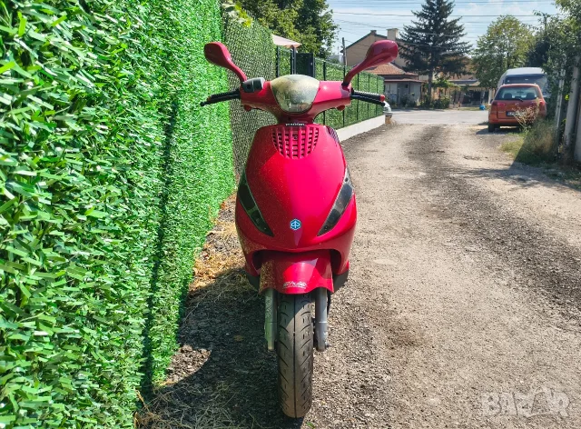 Piaggio Zip - (ТОП)(РЕАЛНИ КИЛОМЕТРИ)(ГОДИШНА ГРАЖДАНСКА), снимка 4 - Мотоциклети и мототехника - 55902993