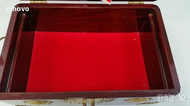 Дървена кутия с обков, снимка 5 - Антикварни и старинни предмети - 30117419