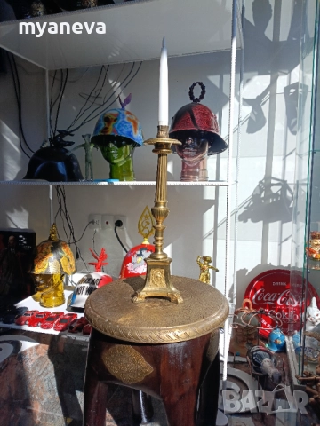 Масивен , метален свещник с богата орнаментика., снимка 7 - Статуетки - 51527423