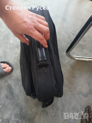 чанта за латоп -цена 15лв   с 4 големи отделения здрава , просто трябва изпиране, снимка 2 - Лаптоп аксесоари - 37484945