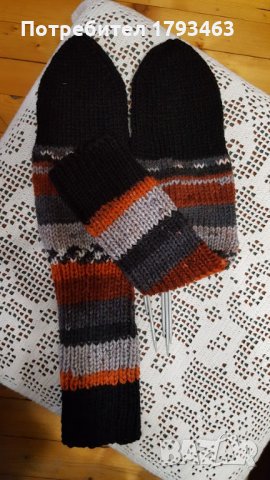 Ръчно плетени мъжки чорапи Размер 44, снимка 1 - Мъжки чорапи - 31171180