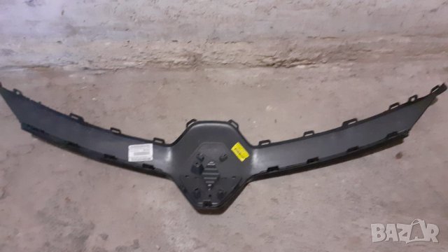 Предна решетка на Renault Clio V (19-22г.) със отвор за камера, снимка 3 - Аксесоари и консумативи - 35272567