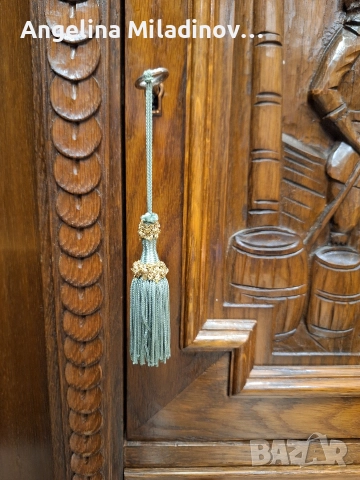 Винтидж ъглов шкаф с богата дърворезба , снимка 5 - Шкафове - 52990675