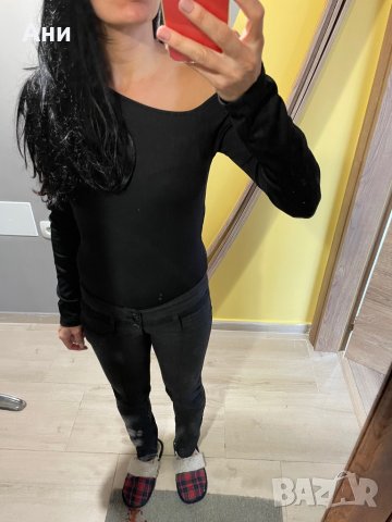 Черна блуза с един ръкав, снимка 2 - Блузи с дълъг ръкав и пуловери - 38654081