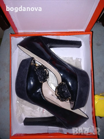 Нови елегантни обувки на ток, 39 номер