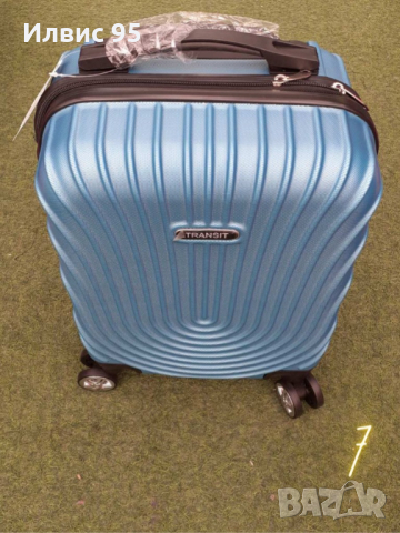 Стилен куфар с колелца за ръчен багаж с твърдо покритие 40/30/20см, снимка 4 - Куфари - 44778469