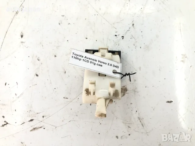 Лостче преден капак Toyota Avensis Verso 2.0 D 116hp 1CD, снимка 2 - Части - 47772287