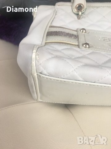 100% Versace оригинална дамска чанта, снимка 2 - Чанти - 29105404