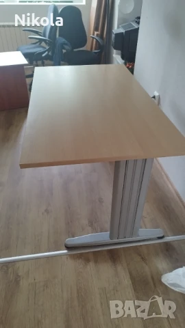 Бюро с метални крака - офис маса 140/80/73,5см, снимка 4 - Бюра - 51054723