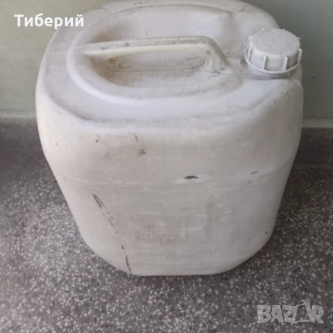 Пластмасови бидони, снимка 8 - Бидони, бурета и бъчви - 51950009