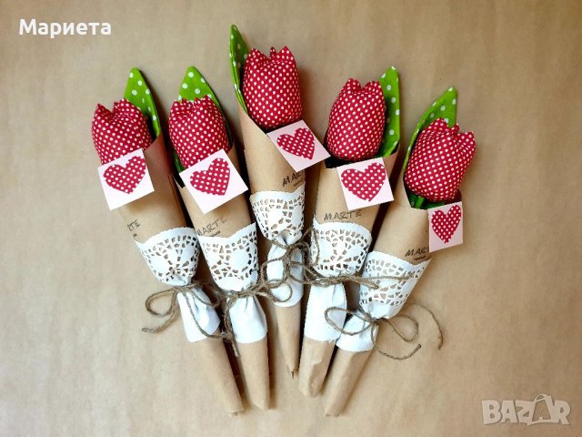 Червени лалета Ръчна Изработка Текстилни Лалета Декорация  Ръчно Изработени Цветя за 8 Март, снимка 3 - Декорация за дома - 37733607